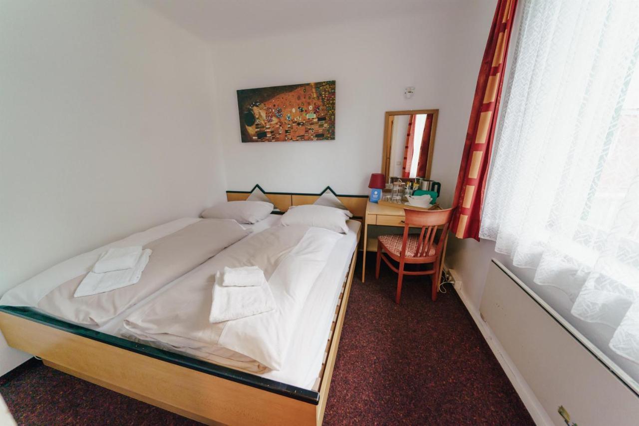 Gaestehaus Frank Hotel เวลเดน อัม เวิร์ทเทอร์ซี ภายนอก รูปภาพ