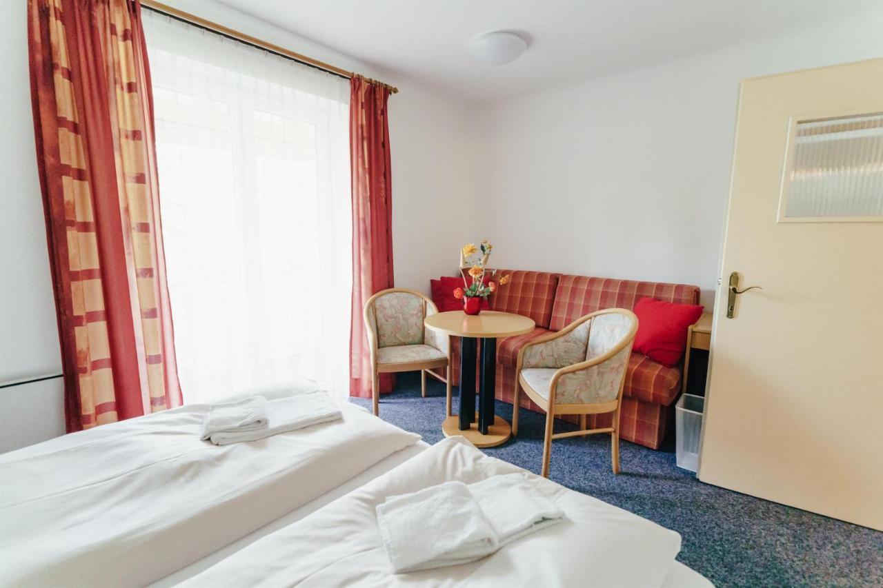 Gaestehaus Frank Hotel เวลเดน อัม เวิร์ทเทอร์ซี ภายนอก รูปภาพ