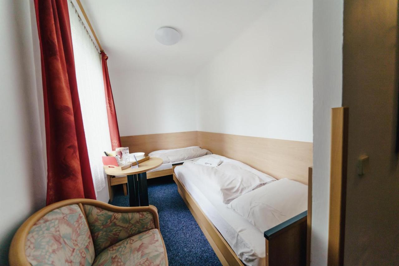 Gaestehaus Frank Hotel เวลเดน อัม เวิร์ทเทอร์ซี ภายนอก รูปภาพ