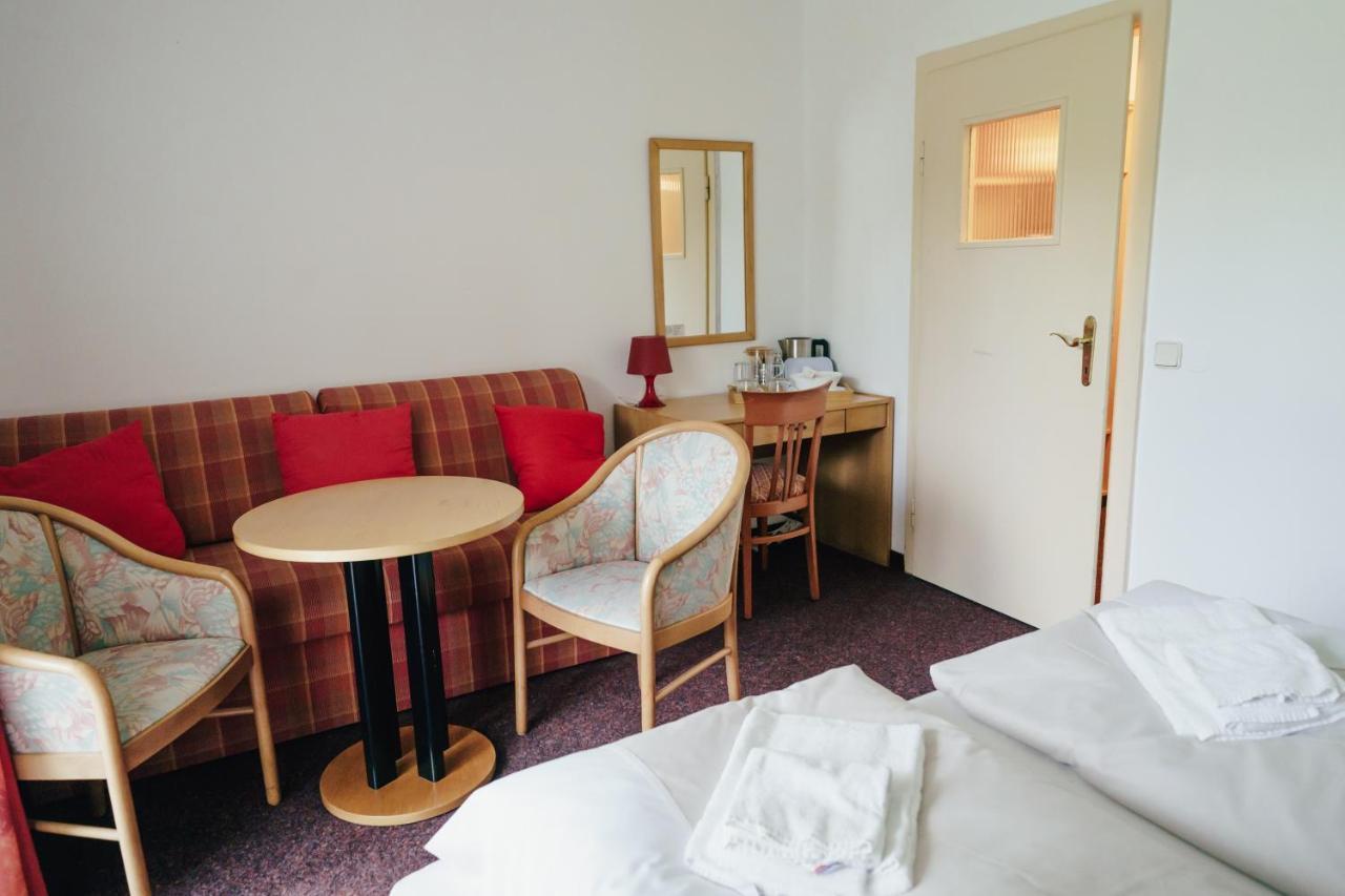 Gaestehaus Frank Hotel เวลเดน อัม เวิร์ทเทอร์ซี ภายนอก รูปภาพ